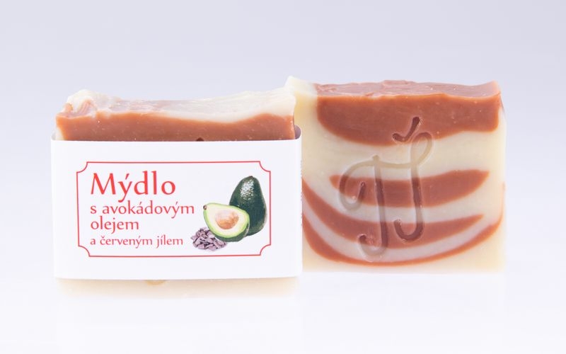 Mýdlo s avokádovým olejem a červeným jílem